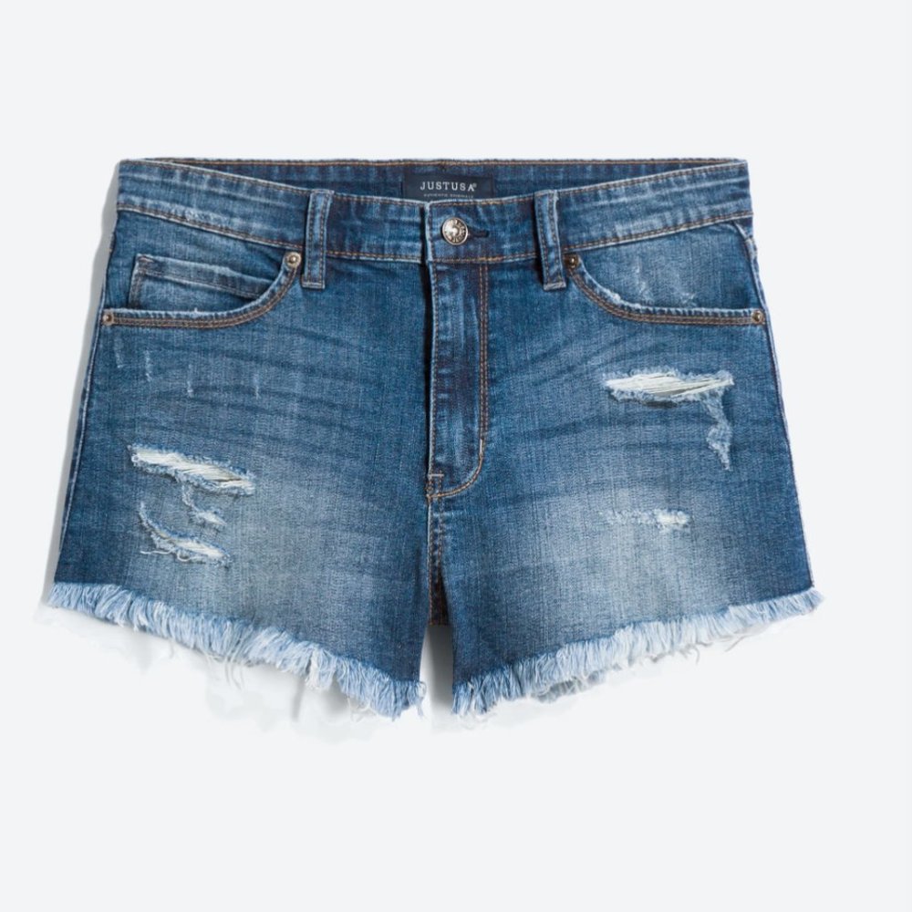 Clara Distressed Fray Hem Short